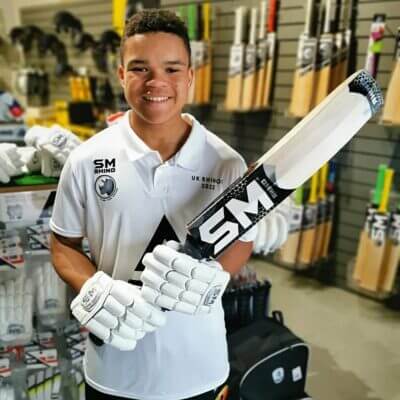 In his happy place, with gloves on and bat in hand, 2024 SA Schools' captain Benni Hansen.
