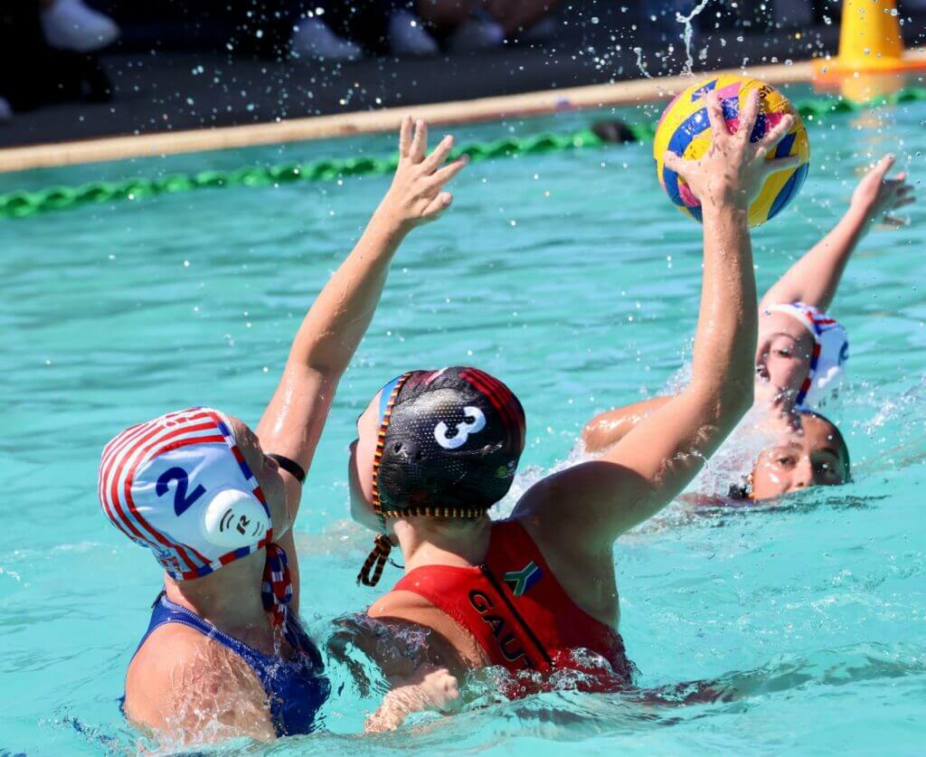 Central Gauteng's Emma Pelicot attempting a shot against Western Province in the final of the Currie Cup in East London. Hannah Banks is the player defending. Photo: Shot by Shani Photography