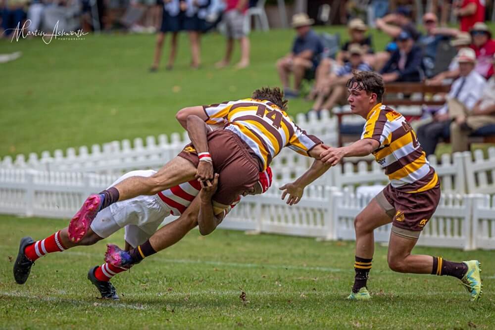 Defences dominated on Meadows. Photo; Martin Ashworth