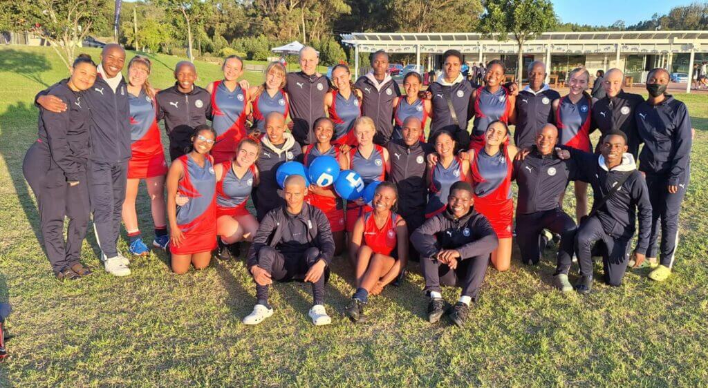 The Hudson Park boys, and girls teams at the Oakhill Hockey Co-Ed Festival. Photo: Erin Lentz (Hudson Park)