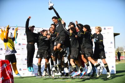 The Boland u16A team celebrating their SASHOC National Week triumph. Photo credits: TeamPhotoSA