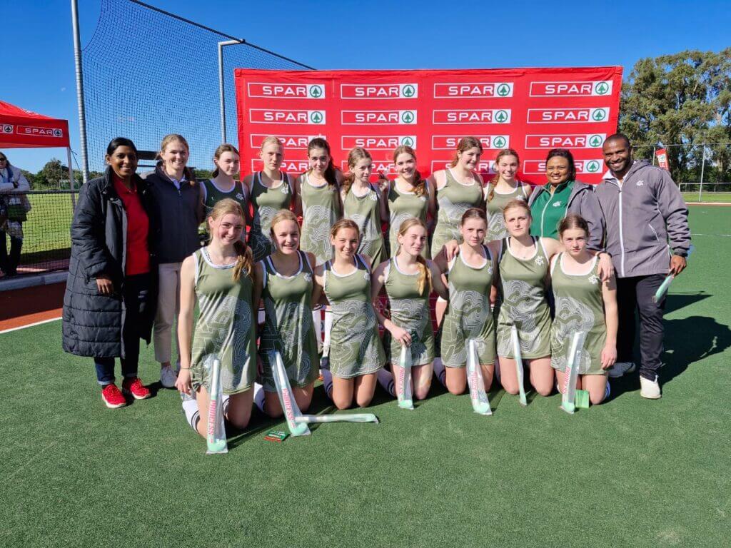 The DSG Makhanda first team after claiming top honours in the Eastern Cape Spar Hockey Challenge in Gqeberha. Photo: EC Spar Hockey Challenge