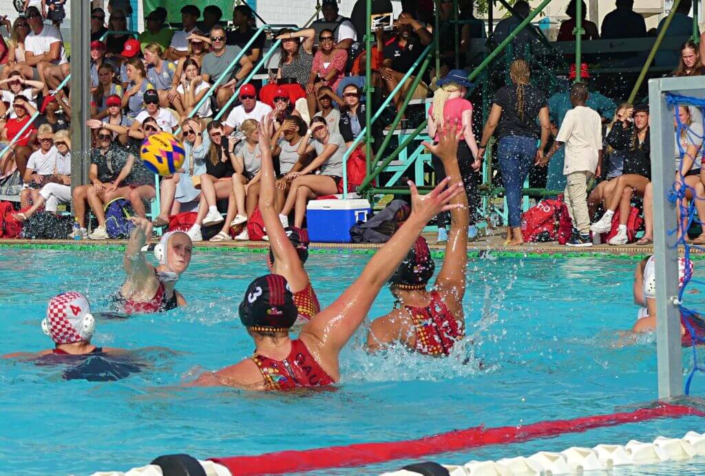 Central Gauteng A was put under pressure by Nelson Mandela Bay in the first half of their clash, but the defending champions pulled clear in the second half of their clash. Photo: Brad Morgan.