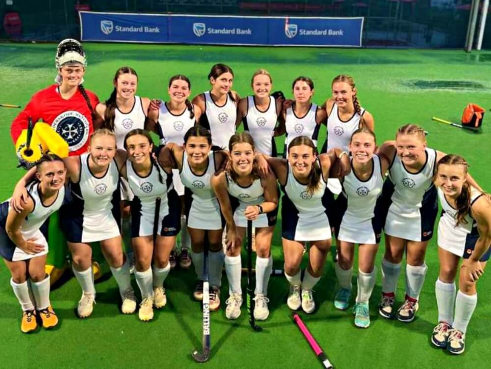 Menlopark ascended to the top of Pool A after a strong series of performances on Friday at the St Mary's Waverley Hockey Festival. Photo: Die Hoërskool Menlopark on Facebook.