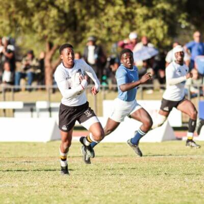 Fullback Mveli Mqulo after a line break setting up the try for Sbabalwe Magwebu. PHOTO: Bulumko Bengxesha