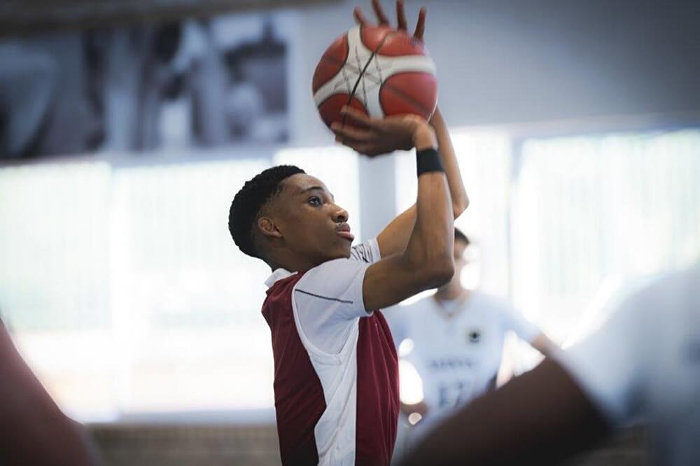 Pabatso Sithole stole the show for Kearsney College in the Independent Schools Stayers' Basketbal Tournament final, scoring 26 points in their one-point win over St John's College.