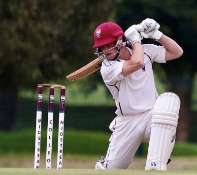 Gibson shines with century as Midstream impresses in Finsbury B Section debut