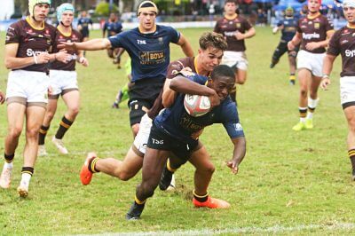DHS wing Richard Gyamfi scored two tries in the Horseflies' thrilling 39-27 win over Helpmekaar Kollege. Photo: Gabby Swanepoel.