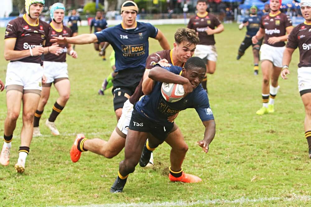 DHS wing Richard Gyamfi scored two tries in the Horseflies' thrilling 39-27 win over Helpmekaar Kollege. Photo: Gabby Swanepoel.