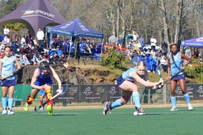 Chanette Jansen van Vuuren played a good game in the midfield for Northern Gauteng, but there was no way past Western Province captain Nina Wides and her fellow defenders. Photo: Brad Morgan.